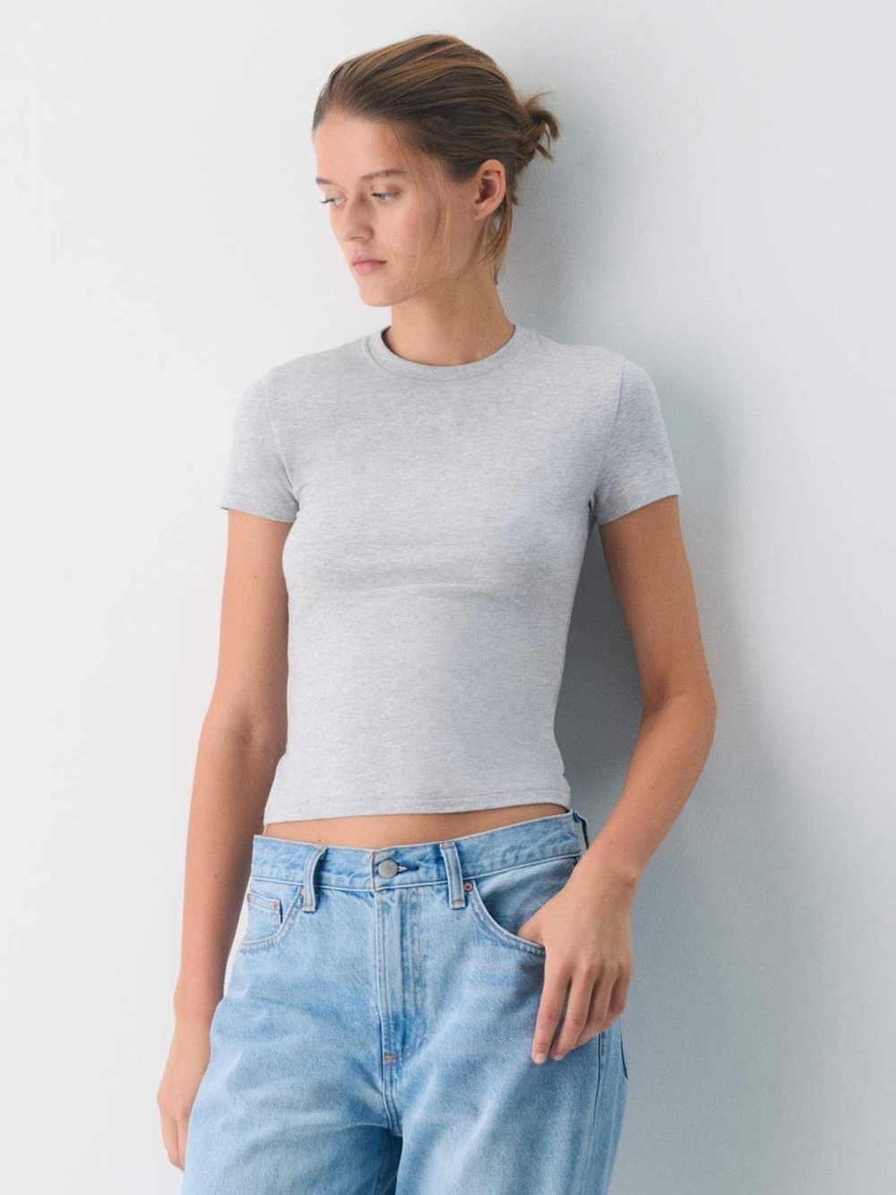 Aritzia HomeStretch Tee in Heather Chrome Size Medium
